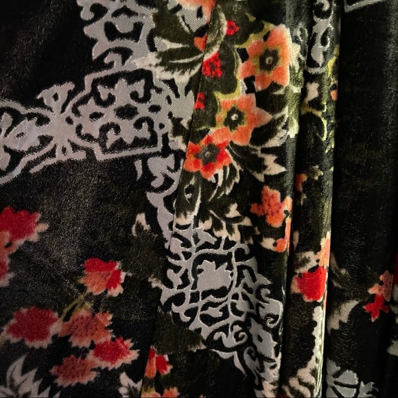 🆕 NWT Perfection - Anthro eri + ali Velvet Kora Floral Burnout - Picture 3 of 11